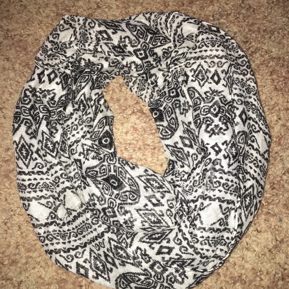Infinity Scarf Bundle - Picture 4 of 4